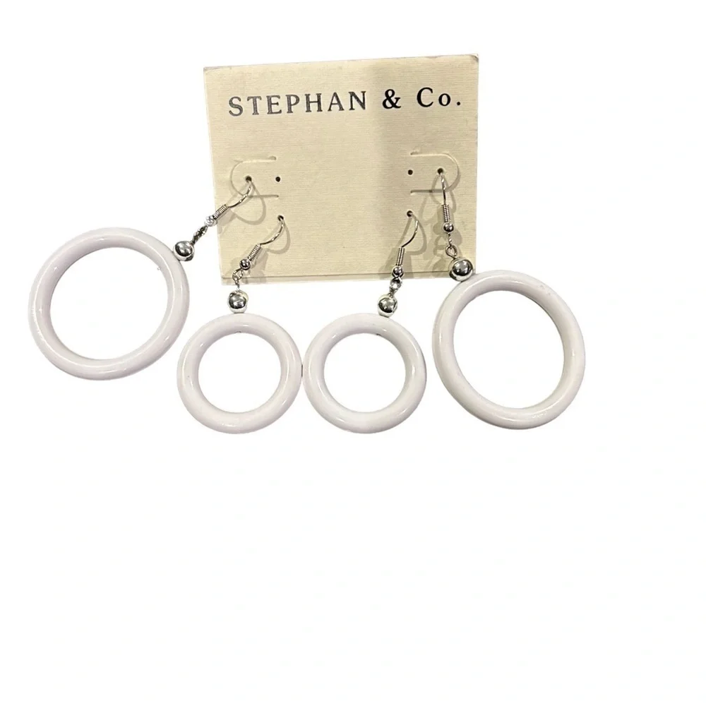 Stephan & Co. White a Retro Style White Double Pair Round Pierced Earrings